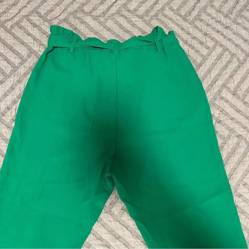 Women’s Green Riley & Rae Capri Pants - Picture 10 of 16